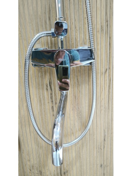 Душевая стойка Debora B23